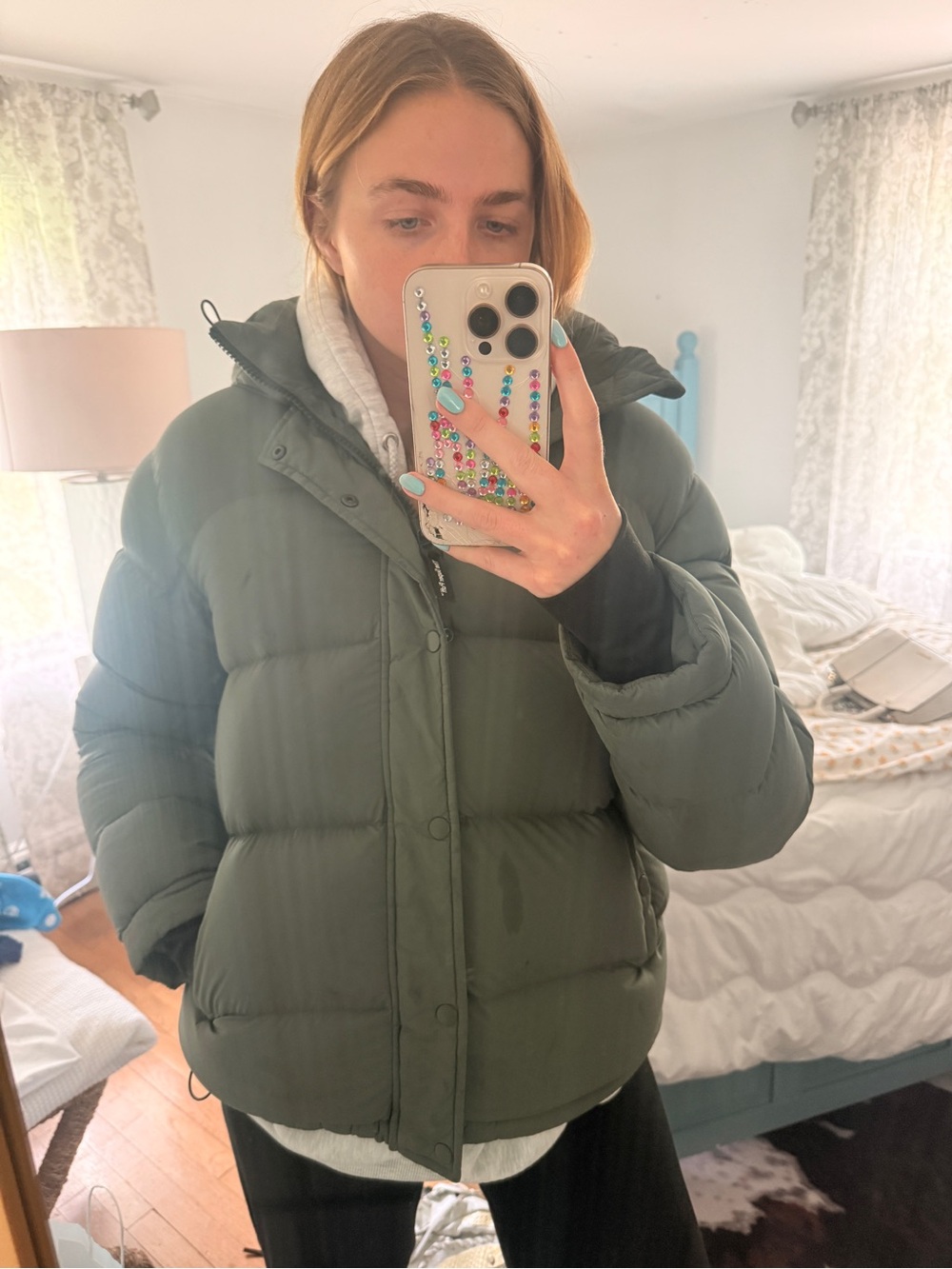 SUPER PUFF aritzia TNA